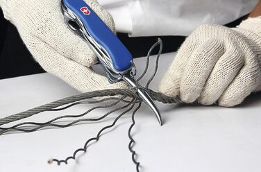 Швейцарський мультитул Victorinox Skipper Pro MW: 12 функцій, складний ніж з пилкою, відкривачка для пляшок