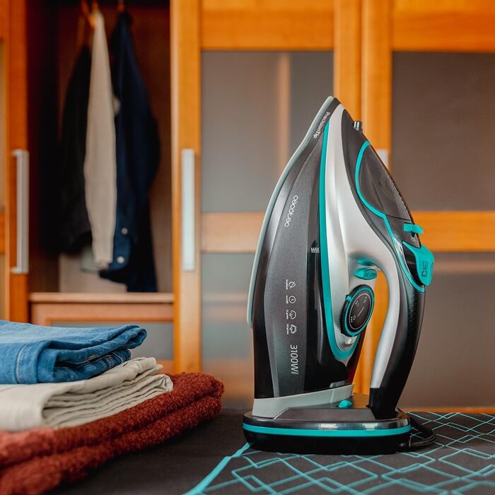 Праска Cecotec IronHero 3100 бездротова, 3100 Вт, Power Steam, 35 г/хв, 190 г імпульс, Turbo Slide підошва, автовимкнення