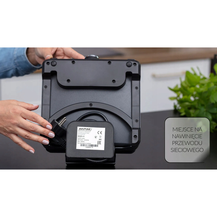 Вафельниця MPM MGO-41/C, 1600 Вт, 2 прямокутні форми, регулювання температури, чорна