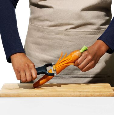 Овочечистка OXO Good Grips з нержавіючої сталі для жульєну, чорна