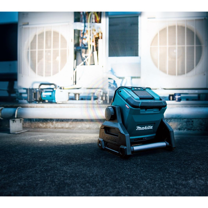 Світлодіодний акумуляторний прожектор Makita ML003G 18-40V, 1100 лм, 2 режими яскравості, IP65, поворот 240°, без акумулятора та зарядного