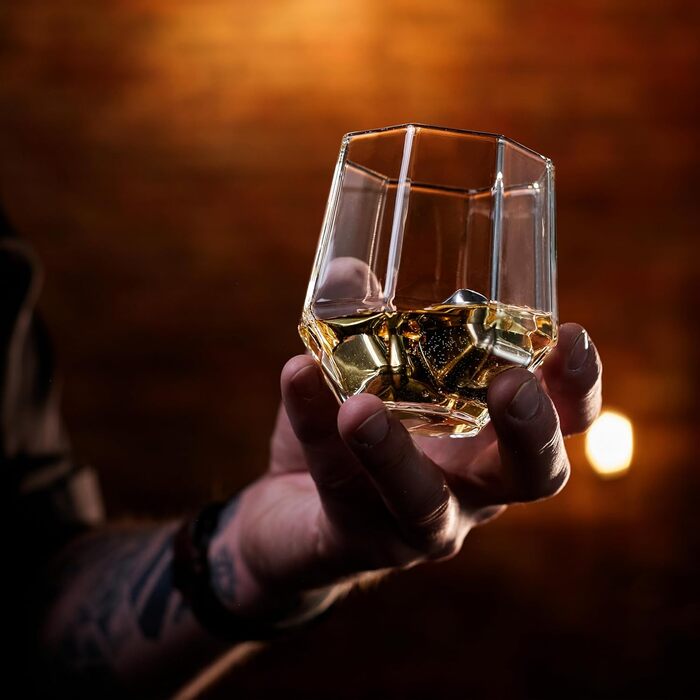 Набір віскі Whiskey Karaffe Set: декантер, 4 склянки, 4 камені для віскі, подарункова коробка, 1000 мл