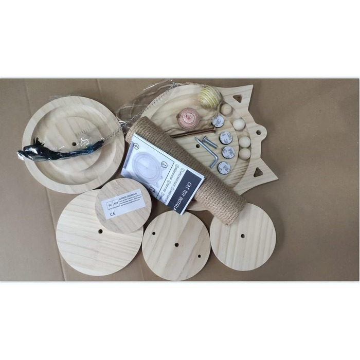 Wooden Cat Carousel, Multifunctional Cat Scratching Post, Wooden Cat Toy, Interactive Cat Toy, Size 26L x 26W x 34H cm