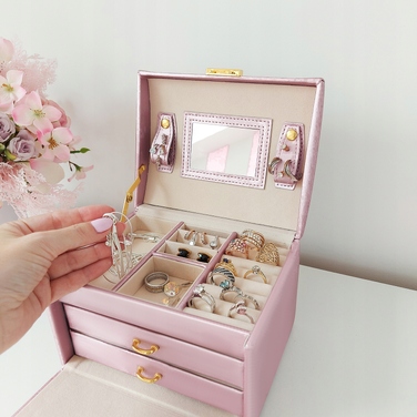 Шкатулка для прикрас Beautylushh біла, з замком на ключ