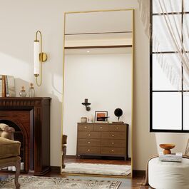 color: gold