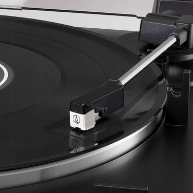 Вініловий програвач Audio-Technica AT-LP60XBT з пасиковим приводом та попереднім підсилювачем, чорний