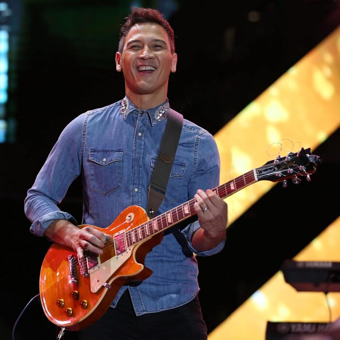 Гітарний ремінь Nefelibata з кишенькою для медіаторів, шкіряні кінці, для бас, електро- та акустичної гітари, з безкоштовними фіксаторами, 1 пара замків та 4 медіатори, чорний