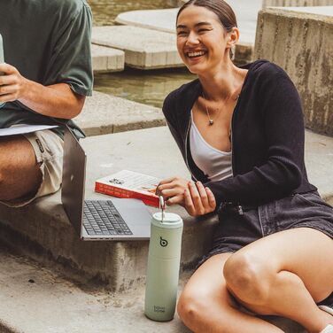 BOTTLE BOTTLE Insulated Stainless Steel Water Bottle 750 ml with Straw, Lid & Handle – Leak-Proof, BPA-Free, Double-Walled – Ideal Water Bottle for Sports, Travel & Fitness (Green)