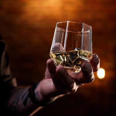 Набір віскі Whiskey Karaffe Set: декантер, 4 склянки, 4 камені для віскі, подарункова коробка, 1000 мл