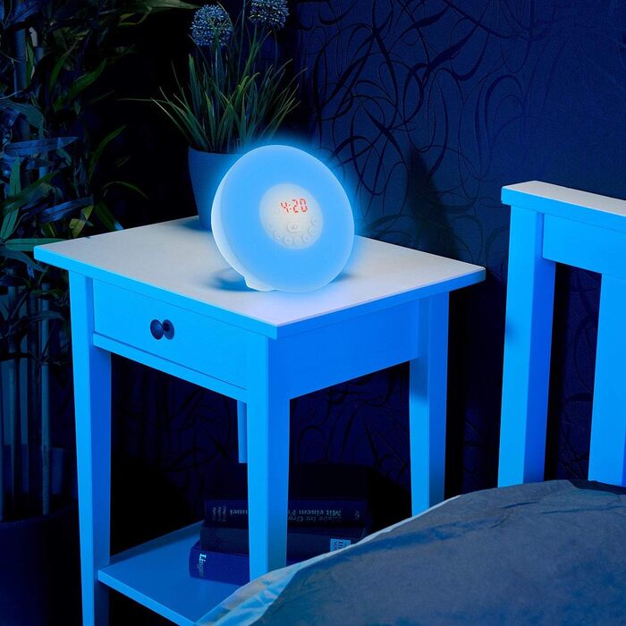 auvisio Light Alarm Clock: Wake-up Light Radio Alarm Clock w. Sunrise Simulation, Nature Sounds (Alarm Clock with Light and Nature Sounds, Wake Up Light, Gift Ideas)