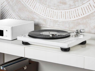 Вініловий програвач Denon DP-400, білий