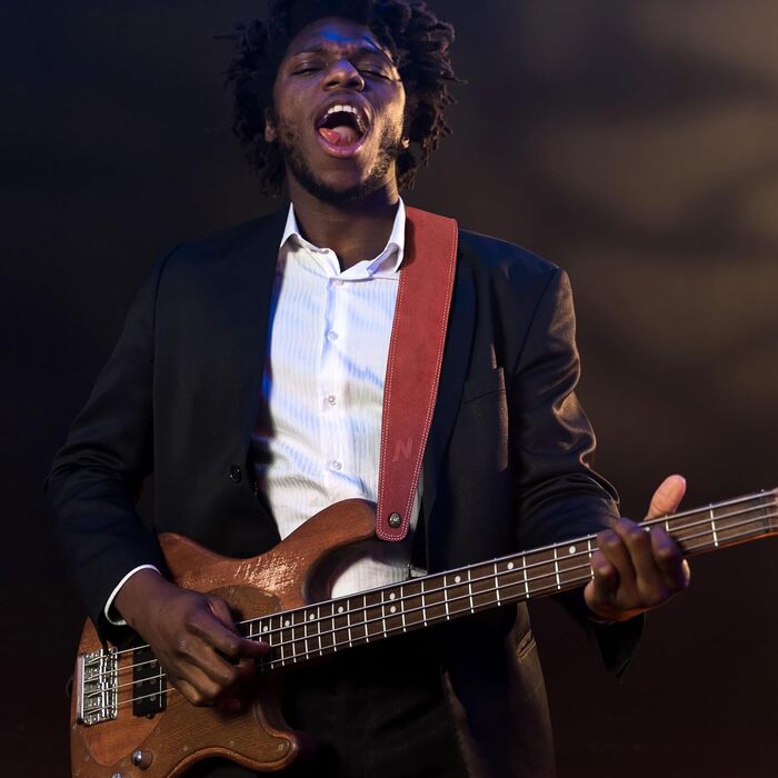 Гітарний ремінь Nefelibata з повного нубуку, 2,5 см шириною, з м'якою підкладкою та петлею для кабелю, для акустичної, бас та електрогітари (Jujube Red)