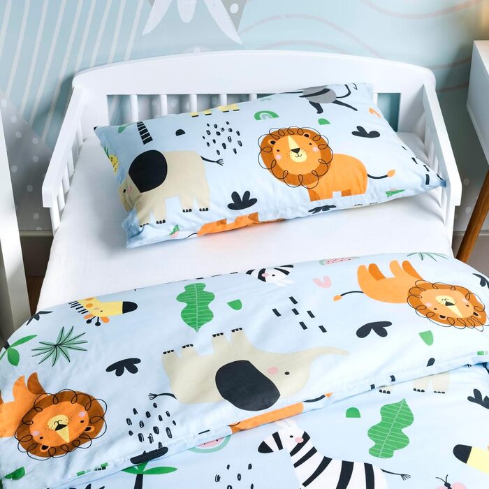 Комплект постільної білизни для дитячого ліжечка Kinder з 100% бавовни (100x135 см) з тваринами. Підходить для хлопчиків, легко періть при 60°C. Включає постільну білизну та подушку (40x60 см).