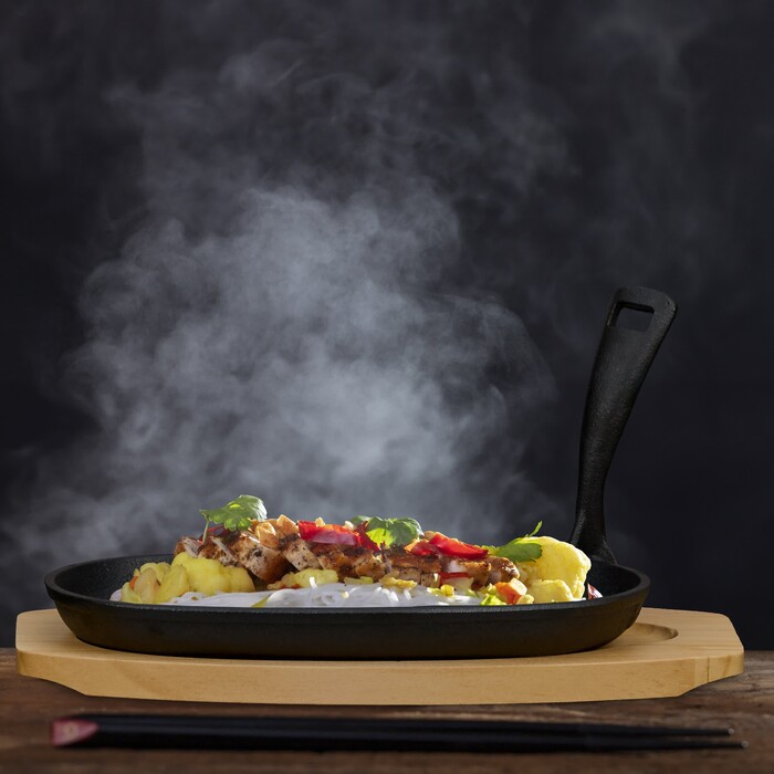 Relaxdays Serving Pan with Wooden Underplate, 2-Piece Set