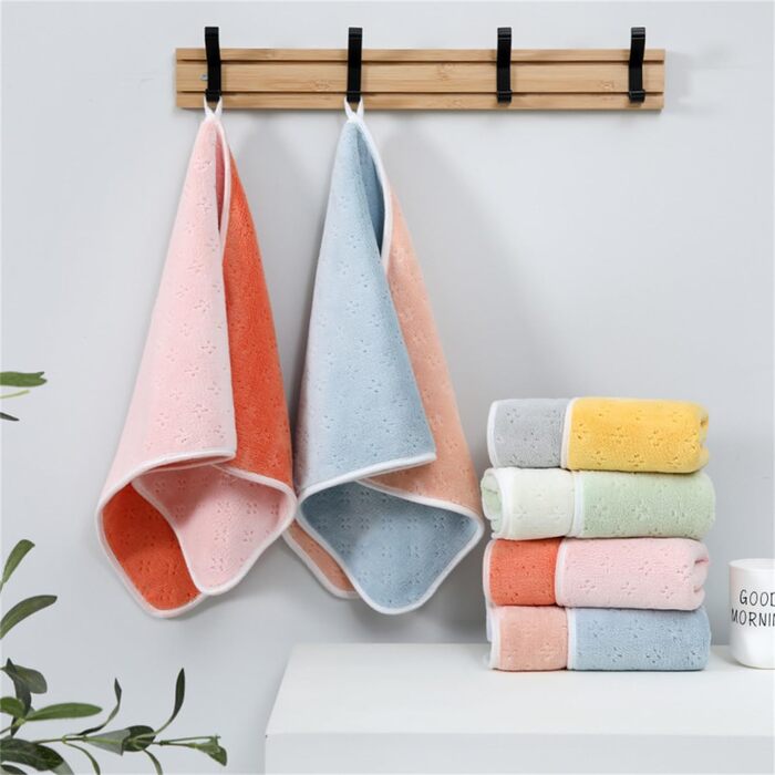 М'які рушники з мікрофібри SOFTBATFY, 4 шт., 35.6 x 76.2 см, швидковисихаючі – для ванної кімнати, душу, спа (кольоровий принт)