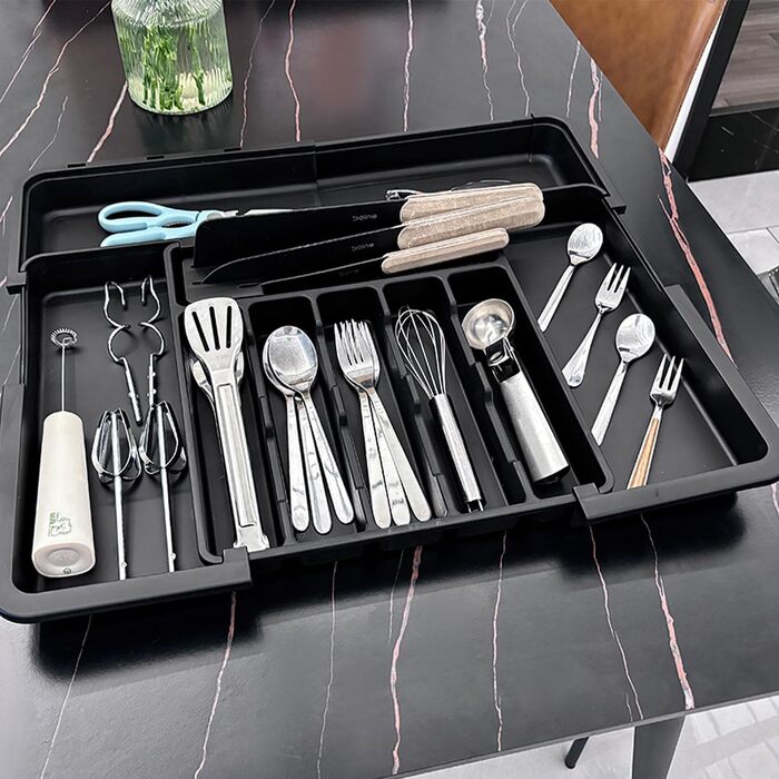 Органайзер для столових приборів в шухляду, розширюваний, чорний. Тримач для ложок, виделок, ножів. Регульований роздільник для кухонних ящиків