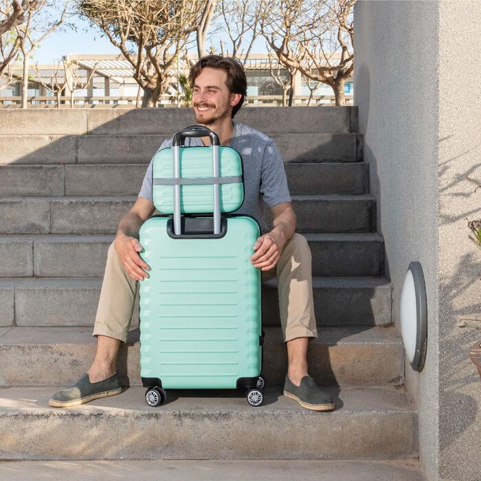 Набір валіз NUMADA 3 шт. (кабіна, середня) з культовою сумкою, м'ятно-зелений, ABS, міцний, з коліщатами та замком