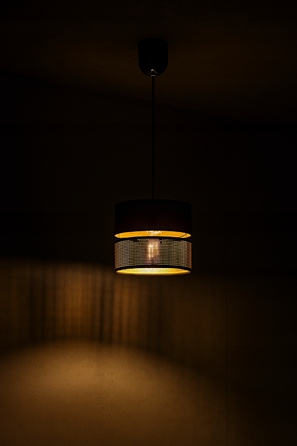 Настільна нічна лампа з ажурним золотистим абажуром, патрон E27, LED