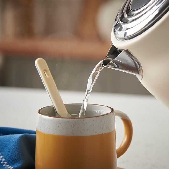 Електричний чайник Russell Hobbs Hanley Retro Jasmine 1.7л, 2400W, нержавіюча сталь, кремово-білий, вінтажний дизайн