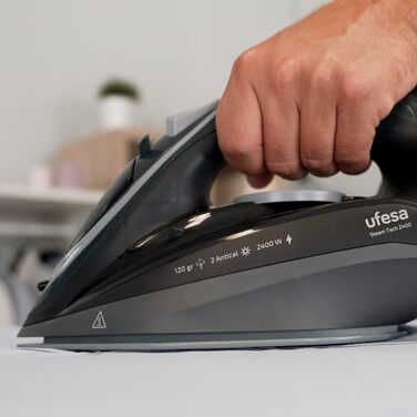 Праска дорожня Ufesa PV0500, 1100W, з нержавіючою підошвою, подвійне напруження 110-230V, з функцією пара, компактна