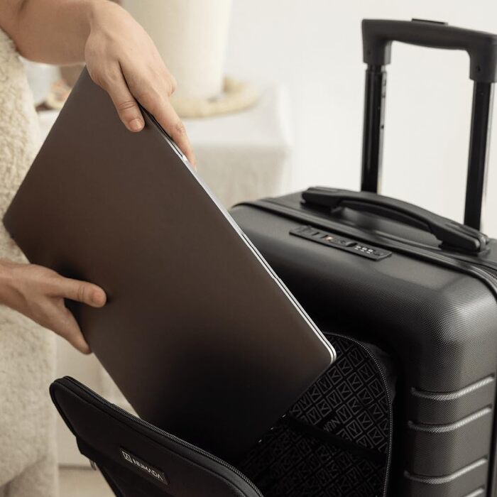 Чемодан ручної поклажі PackPro T20 (56x37x22 см) з ABS пластику, TSA-замком та 4 колесами. Чорний, з внутрішніми відділеннями та світлом. Міцний, надійний.