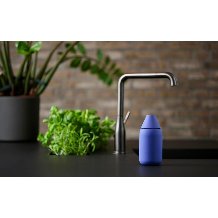 Zone Denmark Singles Dish Soap Dispenser Kitchen, Soap Dispenser, Dish Soap Dispenser, Easy Refill & Easy Dosage, Ø 7 cm, Height 15 cm, Capacity 300 ml, Indigo