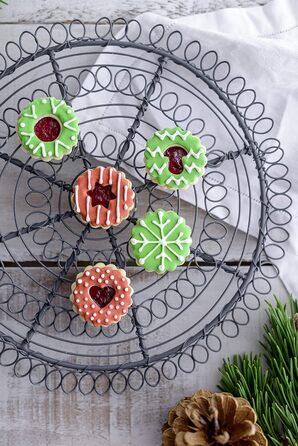 Набір формочок для печива Dr. Oetker Mini-Linzer 15 шт, металеві, різдвяні мотиви, для пряників, печива та мастики, сріблясті