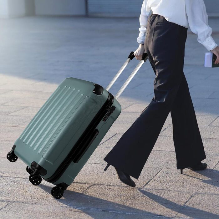 Валіза ручної поклажі TANTOMI: жорсткий корпус, телескопічна ручка, кодовий замок, для подорожей та ділових поїздок, світло-зелений колір