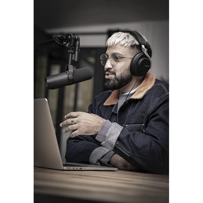 Шуре SM7B - Динамічний мікрофон для вокалу, радіо, подкастів та запису, XLR, теплий звук, чорний