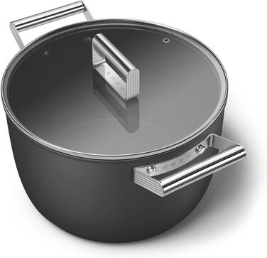 Електричний чайник Smeg KLF05CREU, 0.8 л, чорний: нержавіюча сталь, безпека, LED-дисплей, антиковзаюча основа