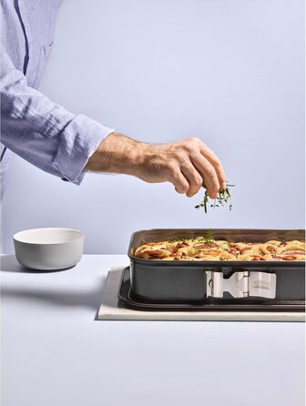Original Kaiser La Forme Plus Springform Rectangular 35 x 24 cm, Rectangular Baking Pan, Cake Pan with Enamel Base, Cut-Resistant, Tiramisu Pan Non-Stick Coated, Cut-Resistant