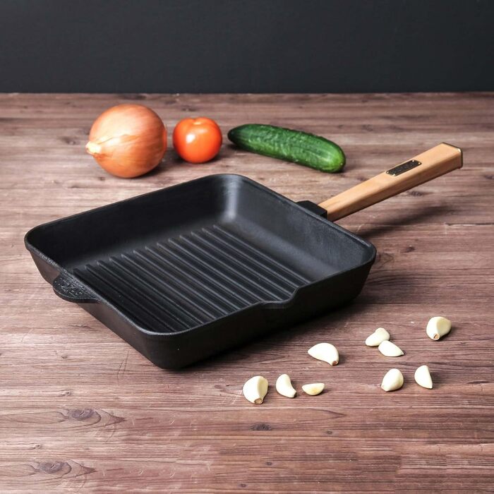 Чавунна сковорода гриль 26 см з дерев'яною ручкою для газових грилів, духовки, індукції та відкритого вогню