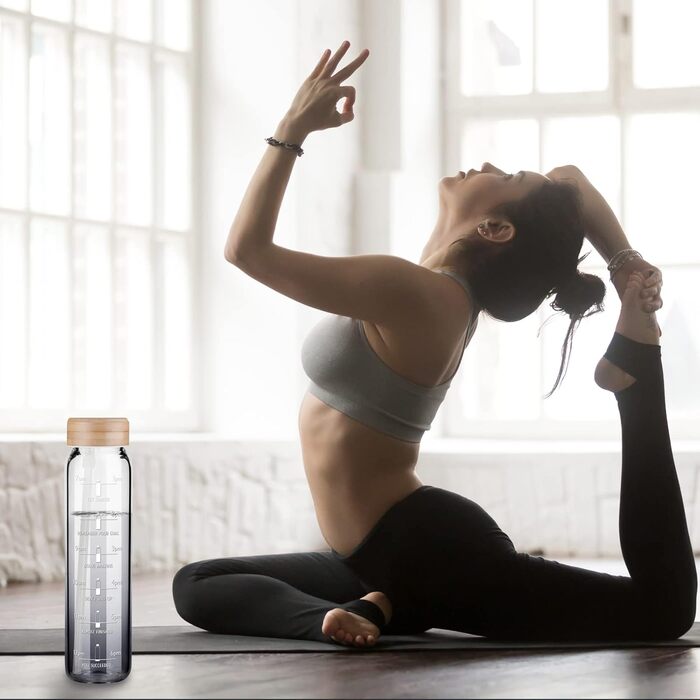 1 Liter Drinking Bottle Glass with Straw & Time Marker, 1L Motivational Glass Water Bottle with Protective Sleeve, Borosilicate Glass Bottle for Carbonated Drinks, Leak-Proof (Gradient Black)