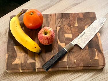 Messerglück® Premium Cutting Board made of solid Acacia wood - Antibacterial wood & dishwasher-safe - Ideal kitchen board for hobby and professional chefs - 36 x 24 x 2.5 cm