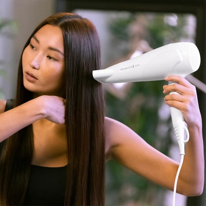 Фен Remington D3198: Іонний, з насадкою-дифузором та насадкою для укладки, 2200W, чорний (EU)