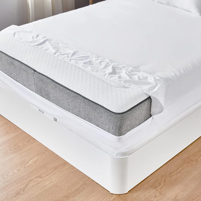 Pikolin Home - Mattress Cover with Safety Closure and Zipper