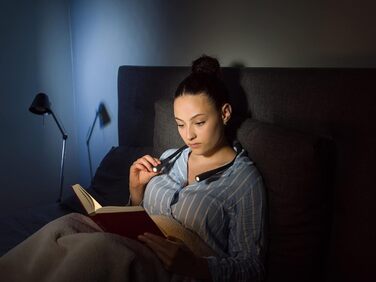 Wedo Looplight 25422101: Мобільна LED-лампа для читання з USB-C, 3 кольори світла, регульована яскравість, чорна