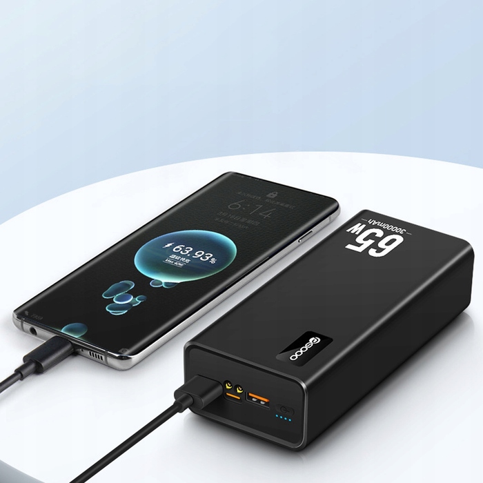 Потужний павербанк 50 000 mAh, чорний, з 4 USB-портами та швидкою зарядкою