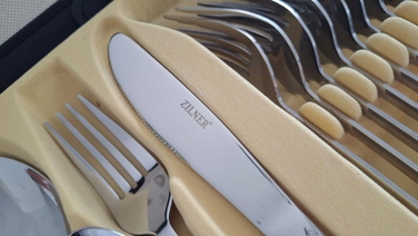 Набір столових приборів Zilner у кейсі, 72 предмети