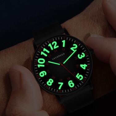 Жіночий годинник Flache з кварцовим механізмом, аналоговий дисплей, шкіряний/силіконовий ремінець, дата, 39 мм, чорний