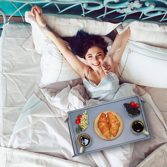 Столик для ліжка Relaxdays з бамбука, складані ніжки, піднятий борт, сірий (40 x 50 x 31 см)