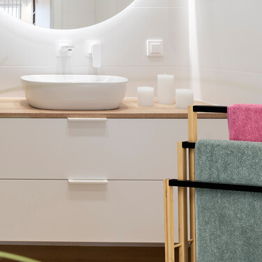 Relaxdays Bamboo Towel Rack