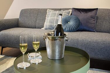 EDZARD Sparkling Wine Cooler Joey (Ø 21 cm) made of stainless steel - Bottle cooler, wine cooler - Beverage cooler for 1 bottle - Bowl for wine, sparkling wine & ice cubes - Hammered Champagne cooler with handle