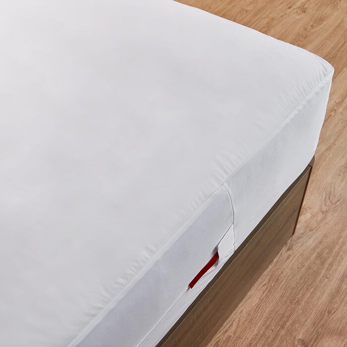 Pikolin Home - Mattress Cover with Safety Closure and Zipper