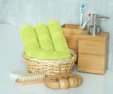 Utopia Towels 8-Piece Towel Set, Sage Green, 2 Bath Towels, 2 Hand Towels, and 4 Washcloths, 100% Cotton