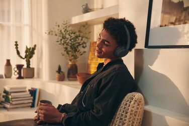 Бездротові Bluetooth-навушники Sony WH-CH720N з активним шумозаглушенням, до 50 годин автономної роботи, рожеві