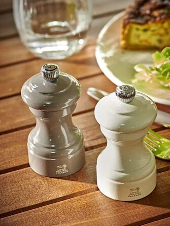 Перцемолка PEUGEOT Bistro 10 см, класичне регулювання помелу, дерев'яна, сертифікат PEFC, лакована в сіро-бежевий колір