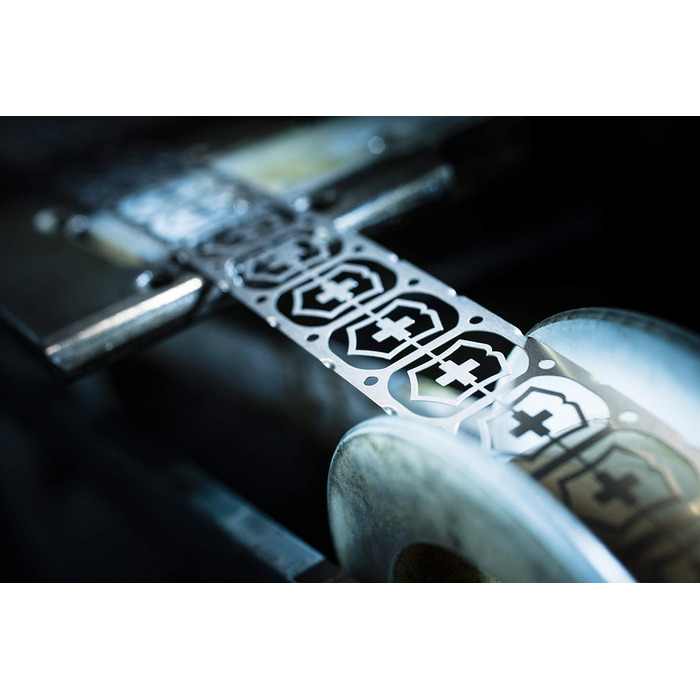 Швейцарський ніж Victorinox Ranger з гравіюванням на замовлення | Подарунок для чоловіків та жінок | День народження | 21 функція