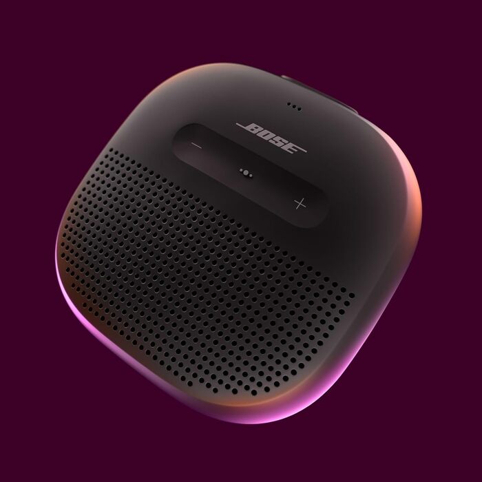 Портативна Bluetooth колонка Bose SoundLink Micro чорного кольору