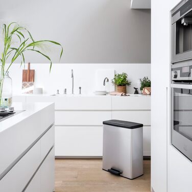Сміттєвий кошик Curver Deco Bin, пластиковий, 65 л, сріблястий